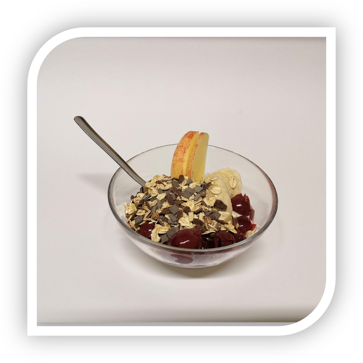 Historische Aufnahme aus dem Junior-Club (2020): Joghurt mit Müsli und Obst